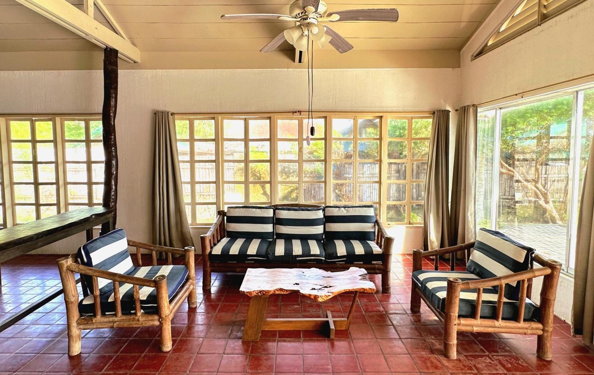 White House, Batangas Villa Lian Exterior photo
